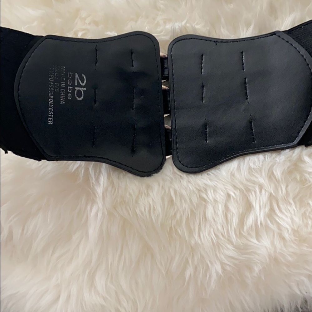 Bebe high waist 3 buckle belt - Picture 5 of 11